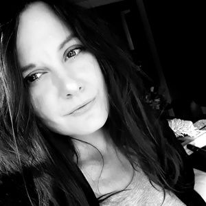 Meet your Posher, Eva